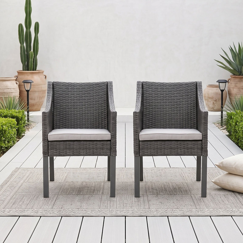 Ensemble de chaises d'extérieur en osier