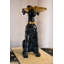 Statue abstraite et géométrique en résine avec plateau, finition bleue, collection Nifao 25 po x 12 po x H 31 po