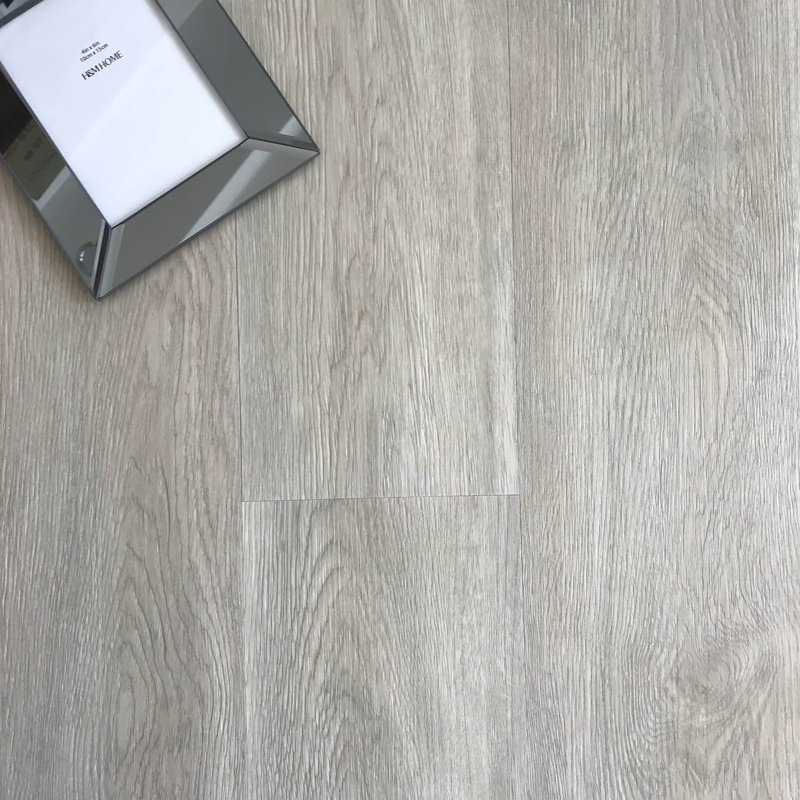 Planche de vinyle de luxe en chêne 7,2 po x 48 po x 5,5 mm