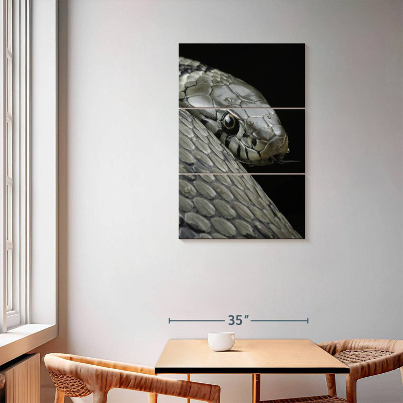 Brampt Necklace Snake, 57" H x 36" W