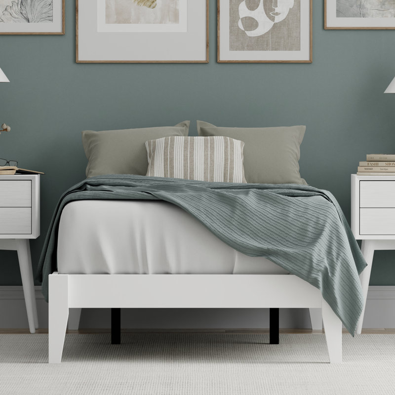 Dorothyann Solid Wood Platform Bed, Twin, White