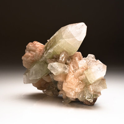 Vert apophyllite avec stilbite de Jalgaon, Maharashtra, Inde