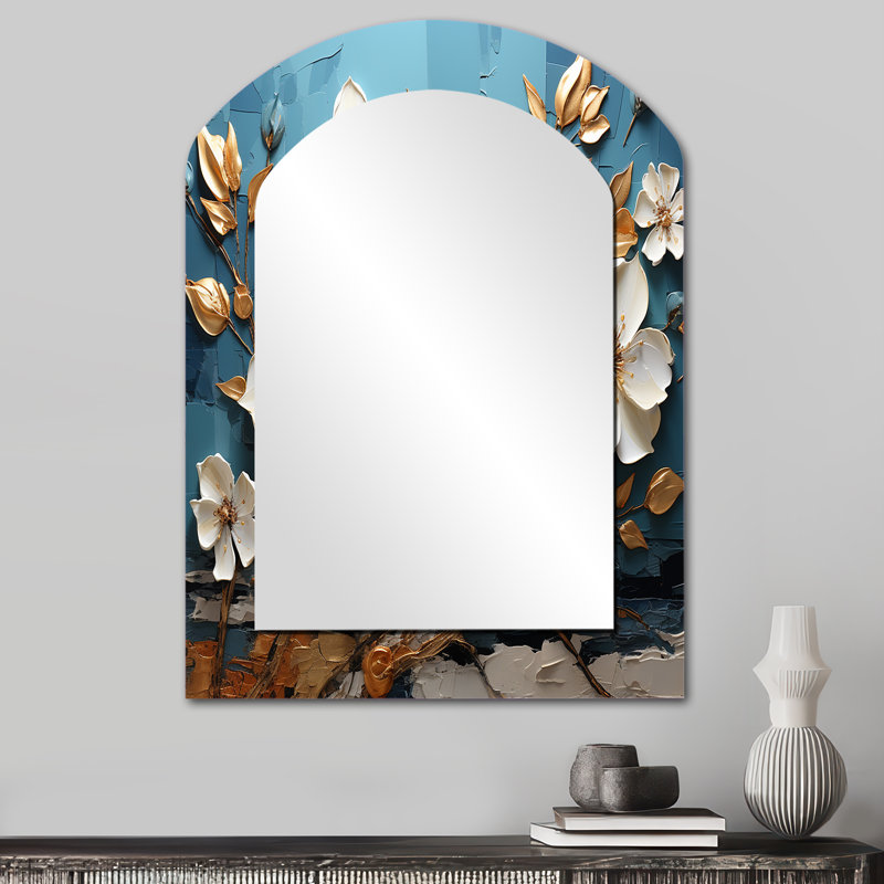 Blanc et doré, charmante fleur de printemps Blooms I - miroir décoratif arqué de fleurs, miroir mural asymétrique traditionnel, impression d'art en métal