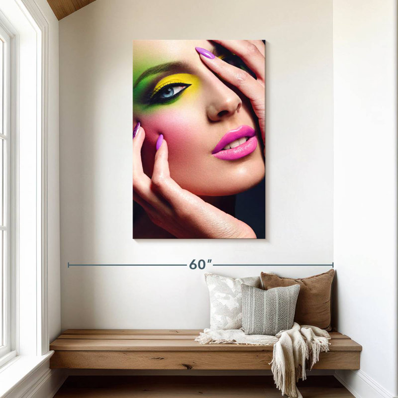 Maquillage Shuttworth Flashy, H 45 po x l 30 po