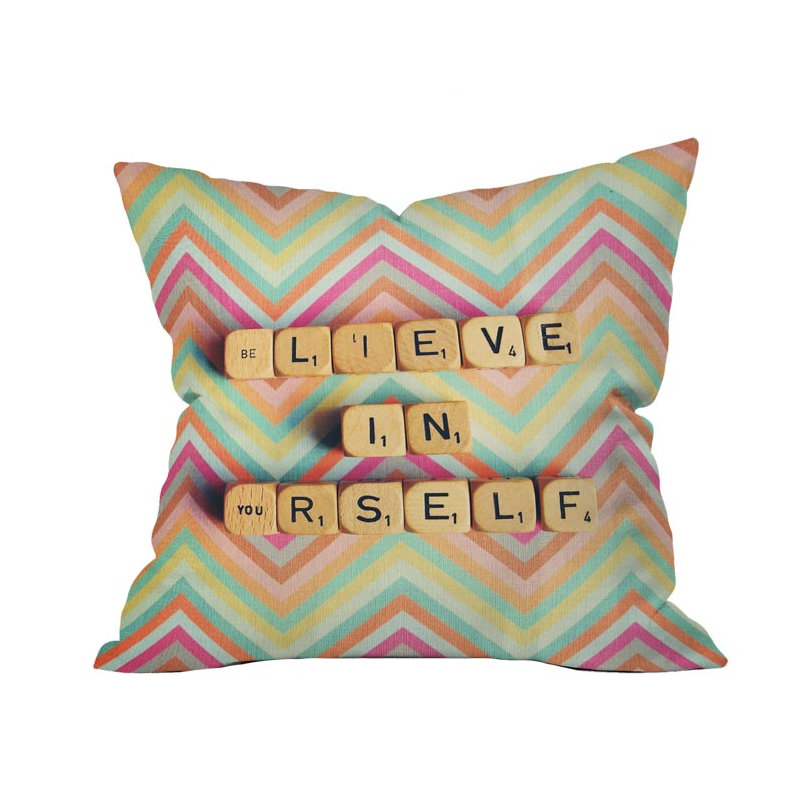 Coussin décoratif d’extérieur croyez-vous