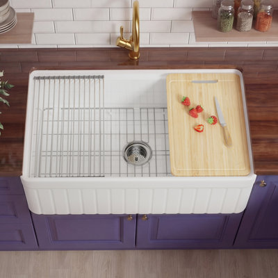 Évier de poste de travail à tablier frontal en argile réfractaire 33 po x l 20 po pour cuisine, évier de ferme blanc à simple cuve, 4 accessoires personnalisés inclus