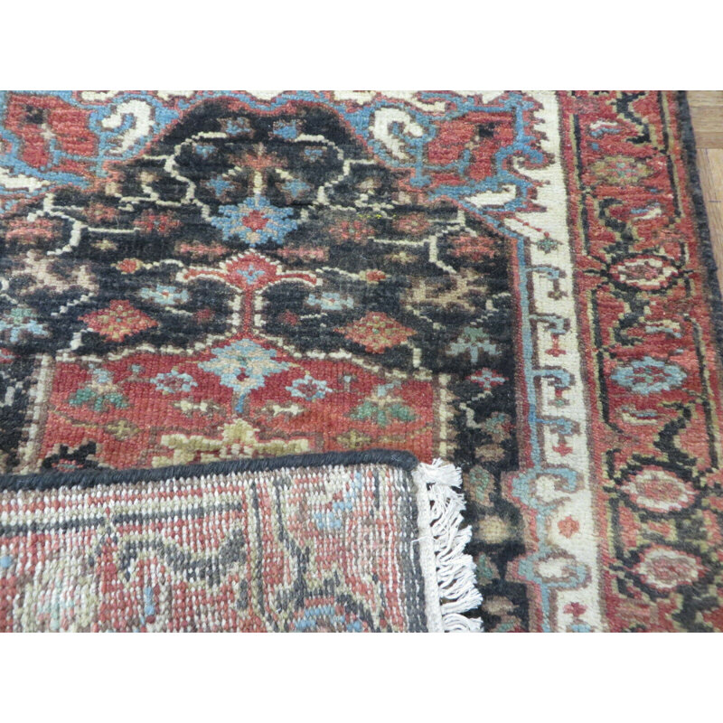 Tapis de zone en laine noir 2 pi 1 po x 2 pi 10 po one-of-kind à la main noué la