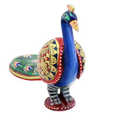 Figurine en bois à posture peacock Provence