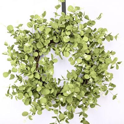 26" Polyethylene Wreath
