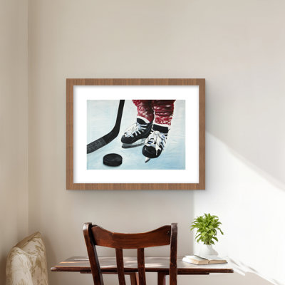 «Young Hockey Joueur - Fêtes hyperréalistes», reproduction encadrée