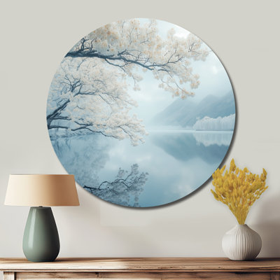 Brume matinale d'arbres à réflexion de lac - décoration murale ronde en métal