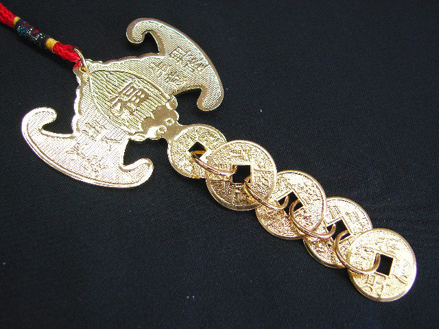 Décoration murale en Talisman de pièce avec 5 pièces fortune bat