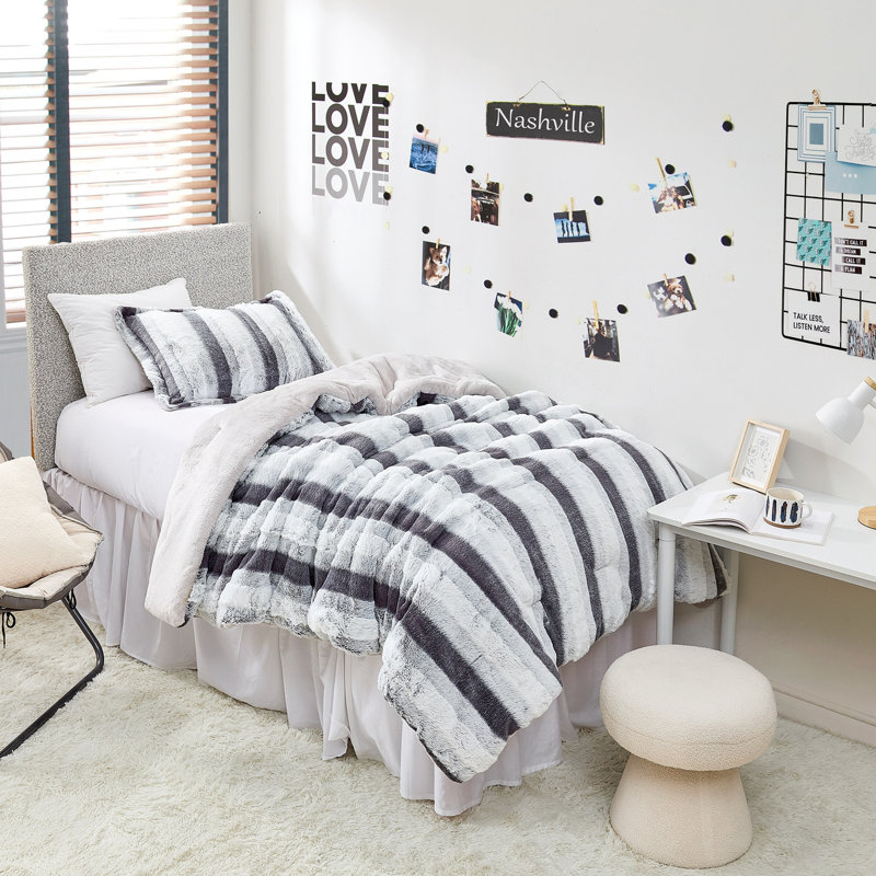 Coma Inducer Layers on Layers Chunky Bunny Oversized Comforter Set, White/Gray, Twin Extra Long Comforter + 1 Standard Sham