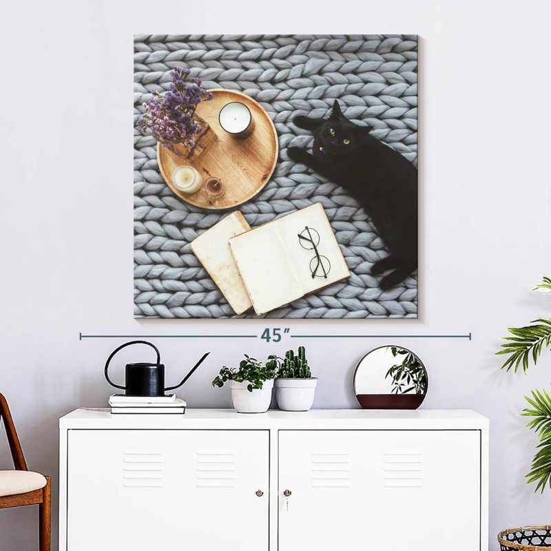 Brampt Modern Cat, 33" H x 33" W