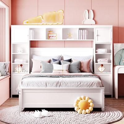Lit double blanc avec armoire et tablette combinées - pièce en bois au look moderne