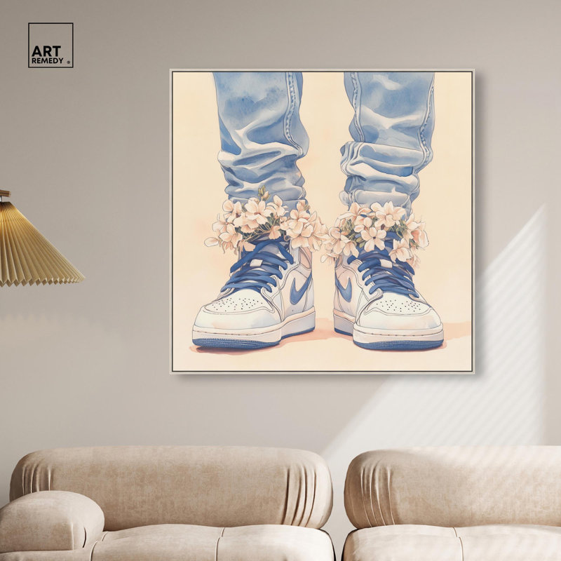Art mural doux avec espadrilles bleues et fleurs Sneaker, H 25 po x l 25 po, Cadre flottant, Argent argent