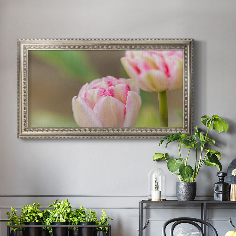 «Blush», reproduction d'un seul cadre photo sur toile, H 21 po x l 37 po x P 2,5 po, Toile avec cadre noyer