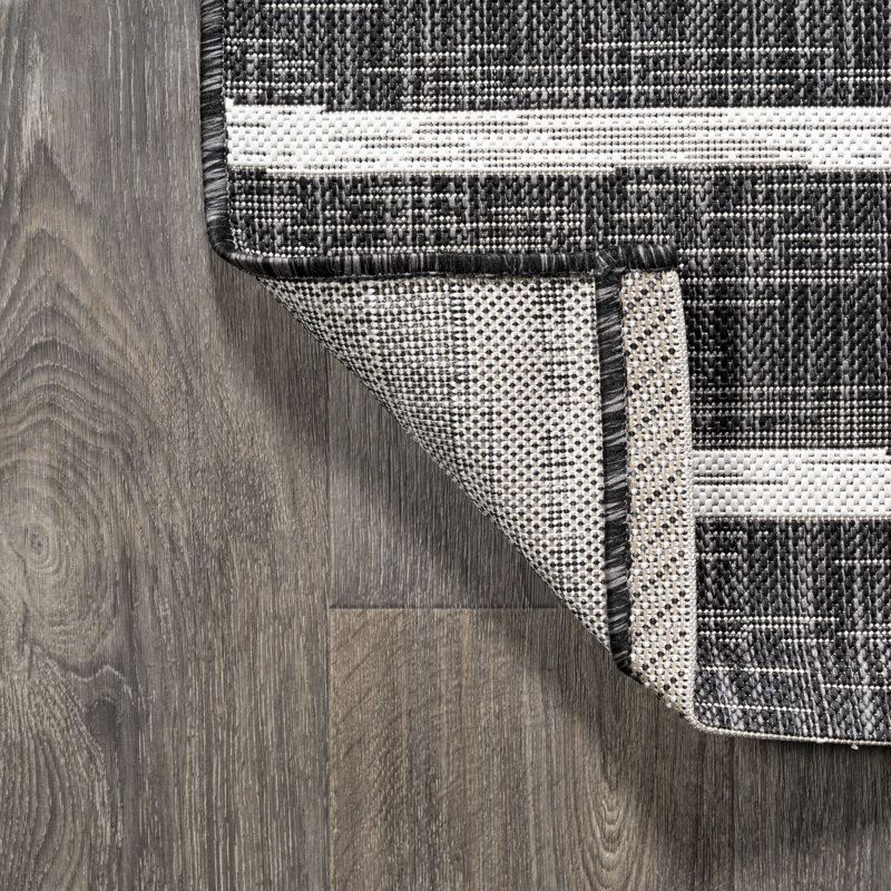 Siegert Berber Stripe Black/Ivory Indoor/Outdoor Rug, Round 6'7"