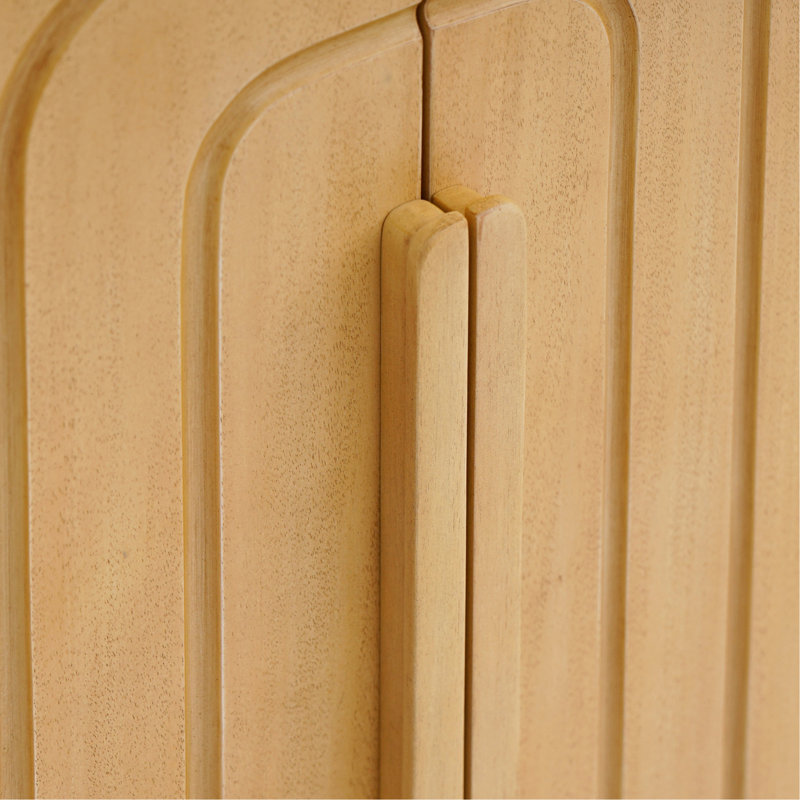 Armoire Lore