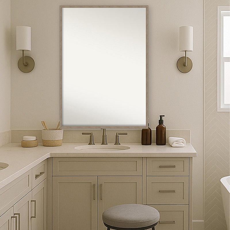 Miroir mural de salle de bain en bois Patrick, L 39,25 po x H 28,25 po, Argent Bradford