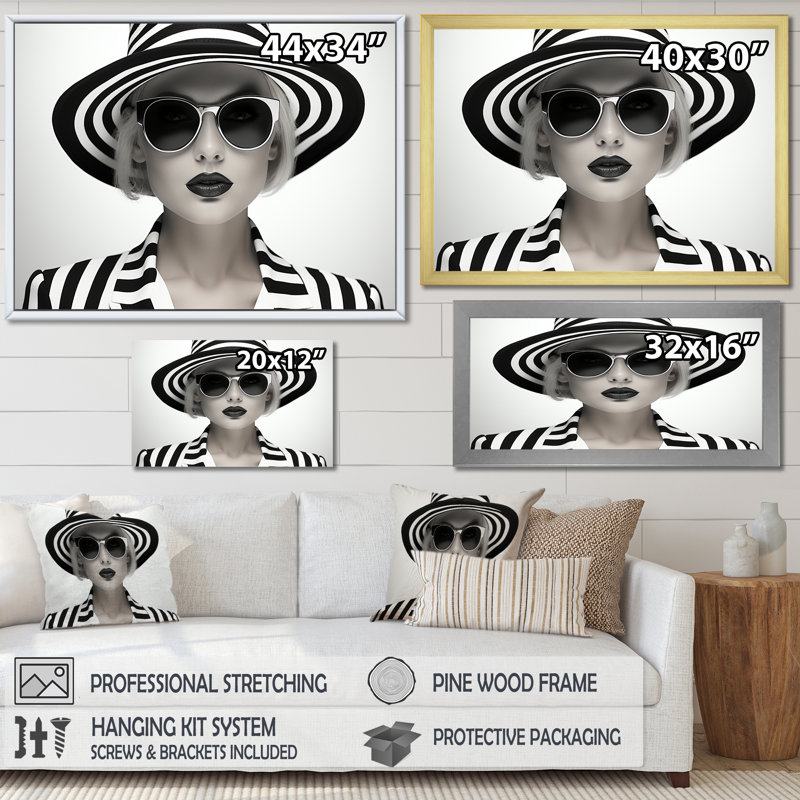Dessin au trait noir et blanc, mode femme I - Illustration de mode, art mural, Cadre doré à coins fermés
