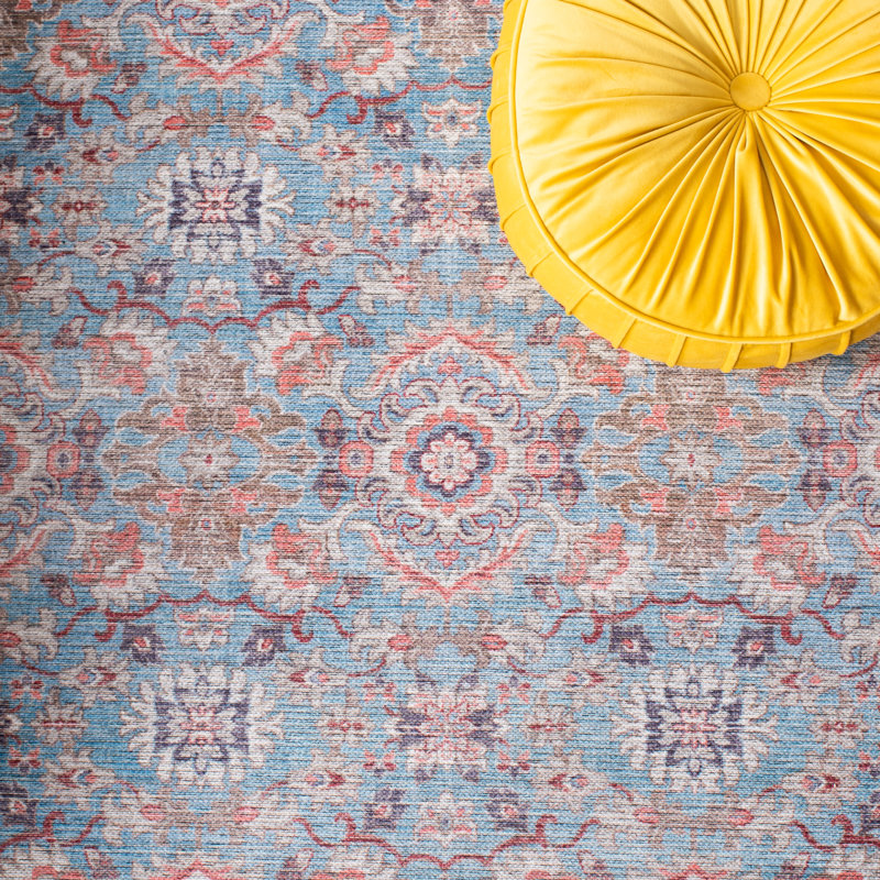 Serapi Performance Machine Washable Oriental Rug, Round 6'7"