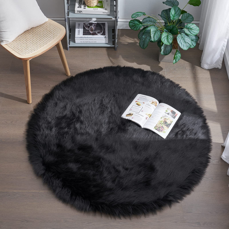 Faux Sheepskin Indoor Rug, Round 4'
