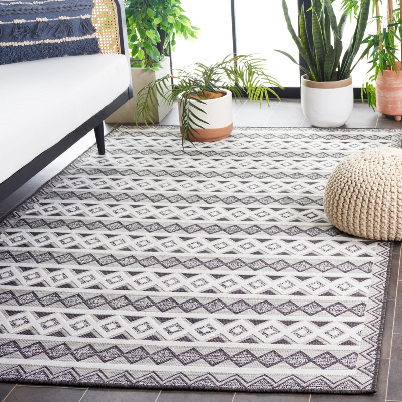 Kenenth Performance Geometric Indoor/Outdoor Area Rug, Rectangle 4' x 6'