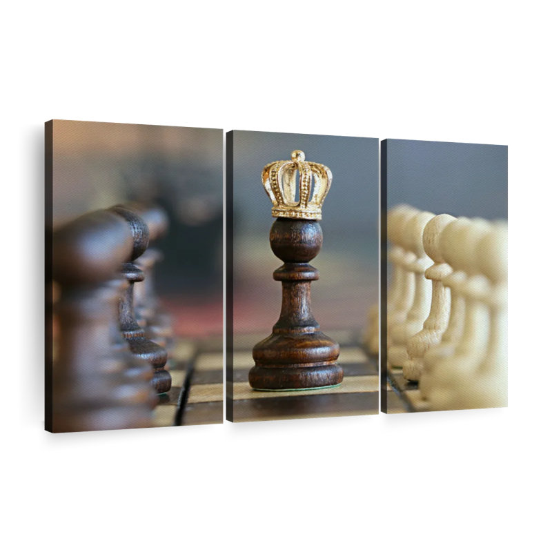«Chess Pawn Queen», 3 pièces sur toile, H 32 po x l 50 po x P 1,25 po