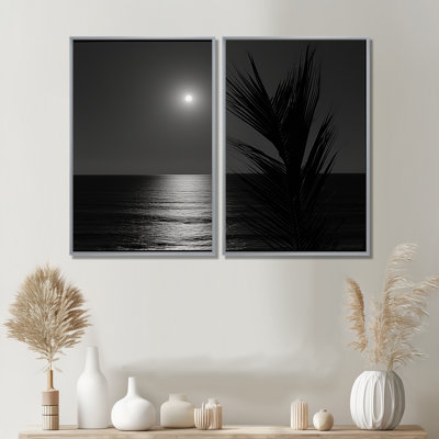 «Black and White Palm Moonlight Horizon - Beige bord de mer, art mural sur toile