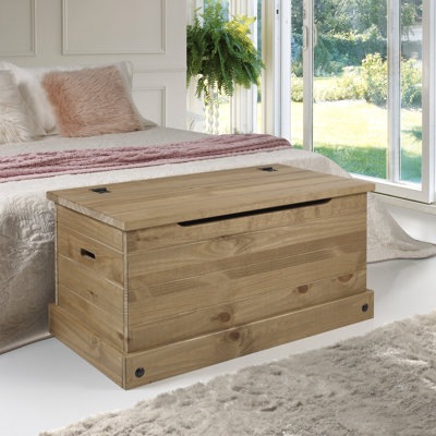 Coppii 1 Piece Solid Wood Blanket Chest