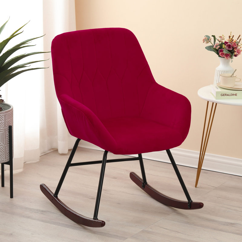 Chaise berçante en velours de 39 po avec base en métal et chaises berçantes en bois Dalys, Rouge