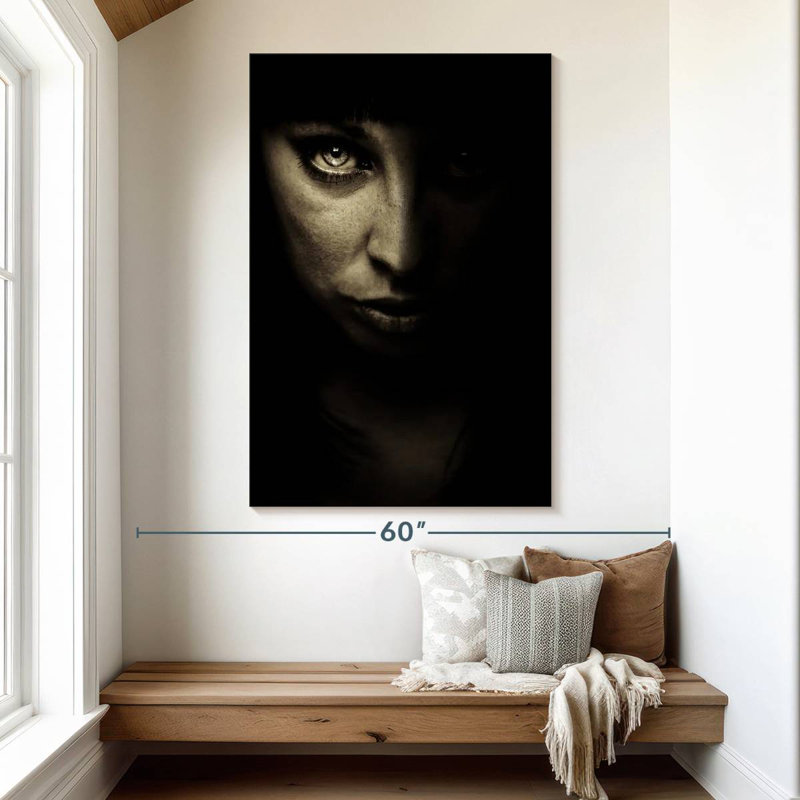 Portrait de femme effrayant, H 51 po x l 34 po
