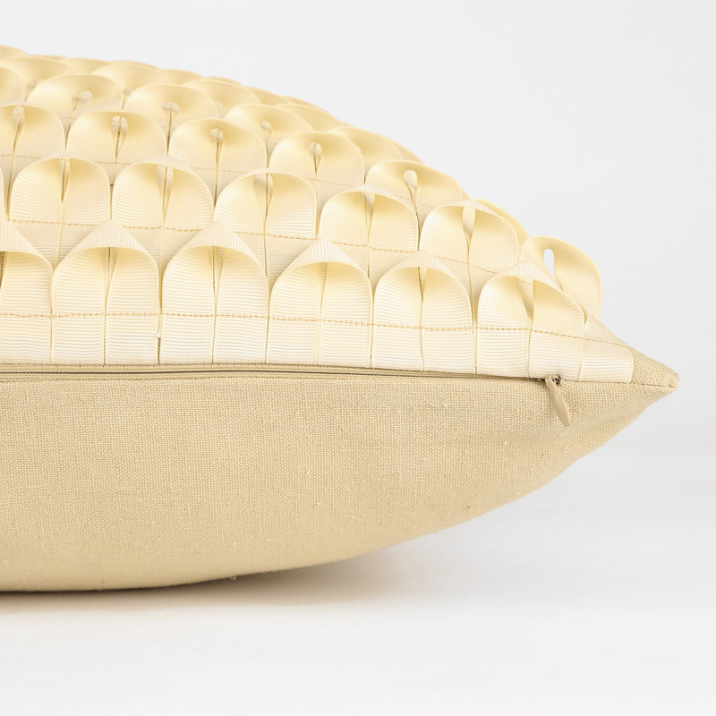 Coussin Ribbon Piecing Throw Pillow, Crème