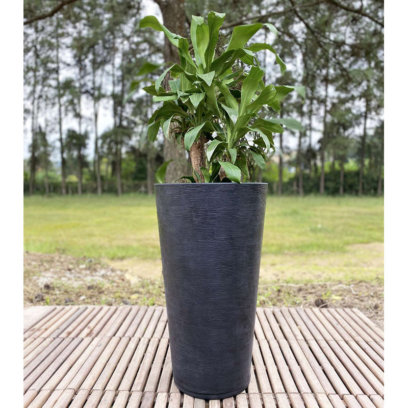 Pot à fleurs en résine Genebra, Noir, H 31,5 po x l 18,11 po x P 18,11 po
