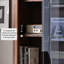 Vitrines en bois massif brun noisette