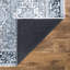 Tapis bleu marine lavable antidérapant traditionnel - Donatas-98477132