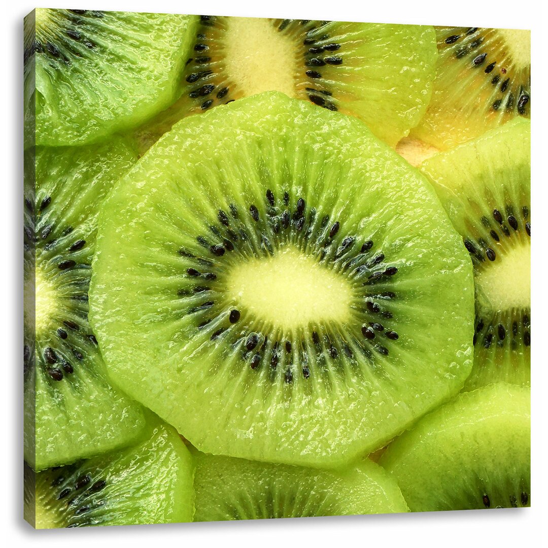 Leinwandbild Grüne Kiwis Obstsalat