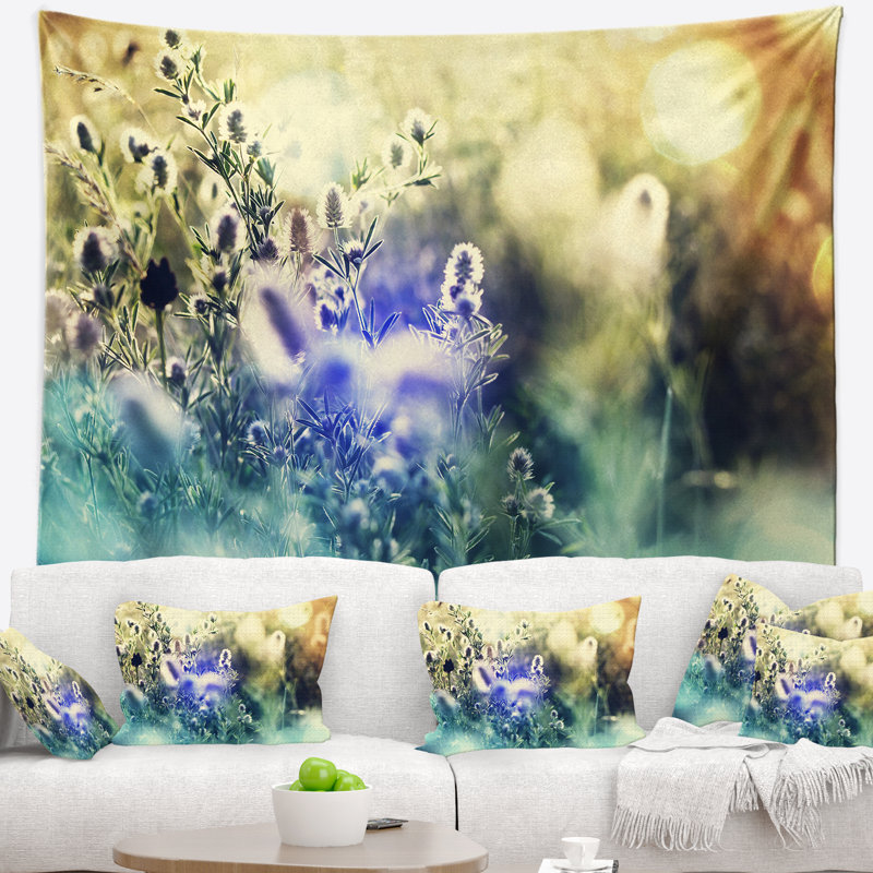 Tapisserie florale bleue, H 68 po x l 80 po