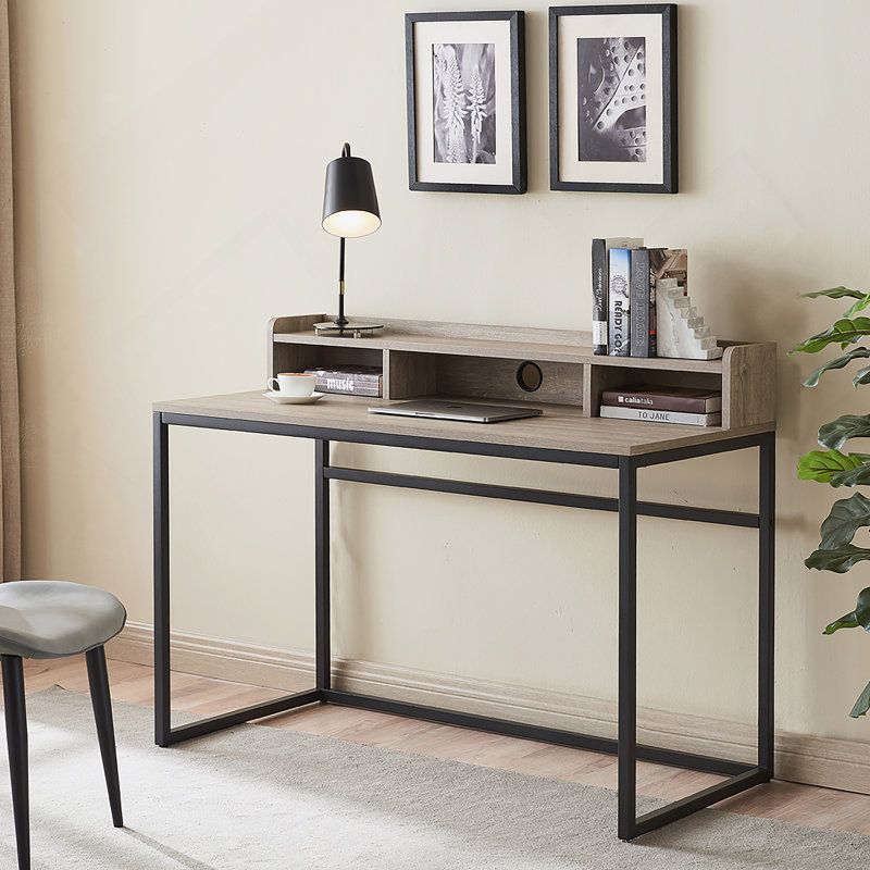 Bureau d'ordinateur de 47 po avec huche, bureau d'écriture de bureau à domicile en chêne gris avec rangement, table d'ordinateur en bois et métal moderne pour bureau, poste de travail ou configuration de jeu (finition chêne français)