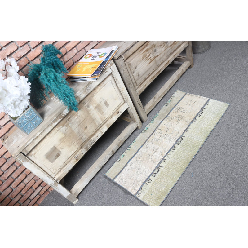 Vintage Turkish Small Wool Rug in Rustic Decor Style Ideal For Entryway Or As Rustic Door Mat In Beige