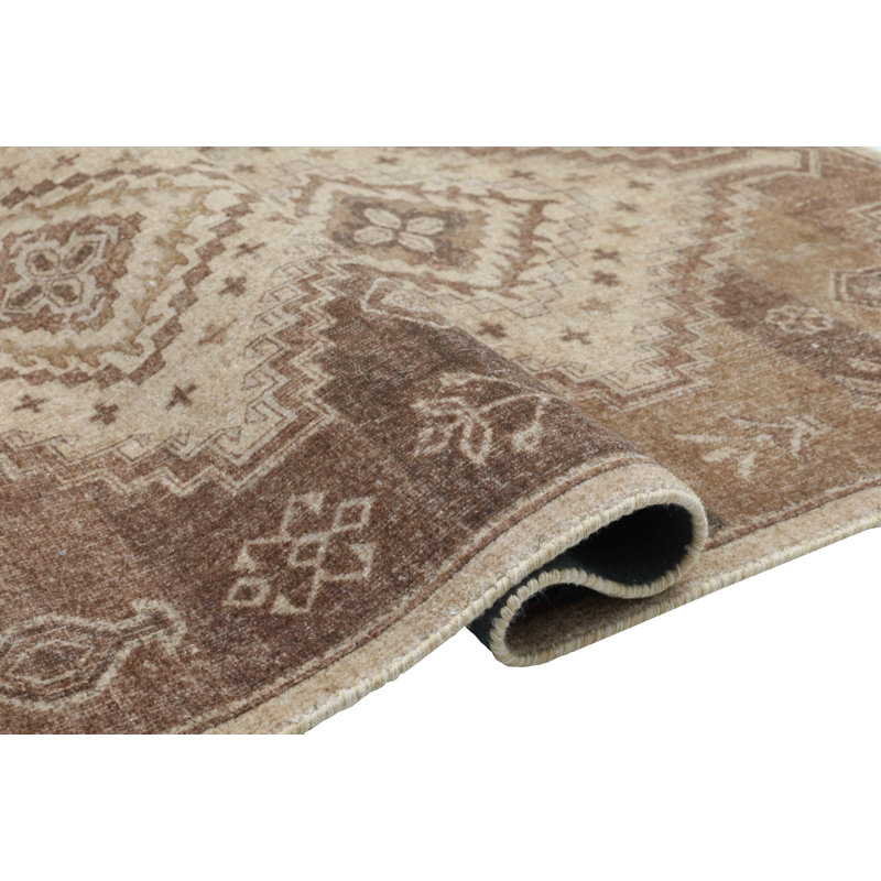 Toprak Hand Tufted Polyester Indoor Rug, 2'6x8'