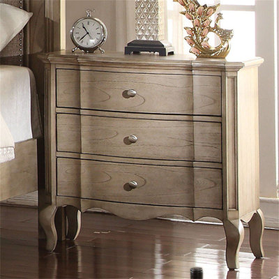 Feinstein 3 - Drawer Bachelor