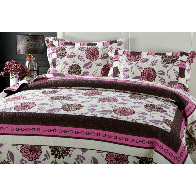 Glam Polyester Floral Quilt, California King Quilt + 2 King Shams