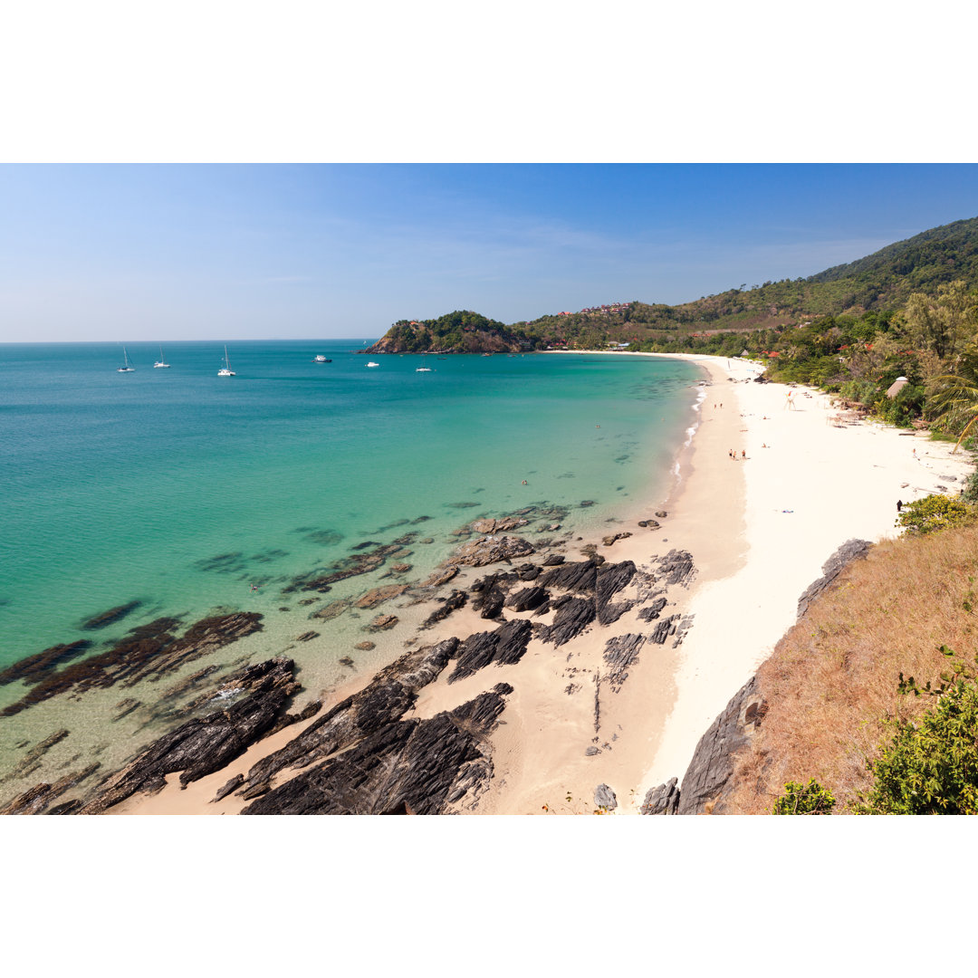 Schöner Strand in Ko Lanta Thailand von JustHappy - Ohne Rahmen auf Leinwand drucken