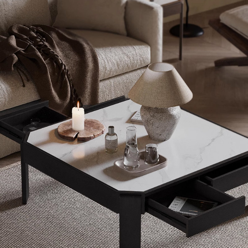 Table basse au design simple et à la personnalité simple