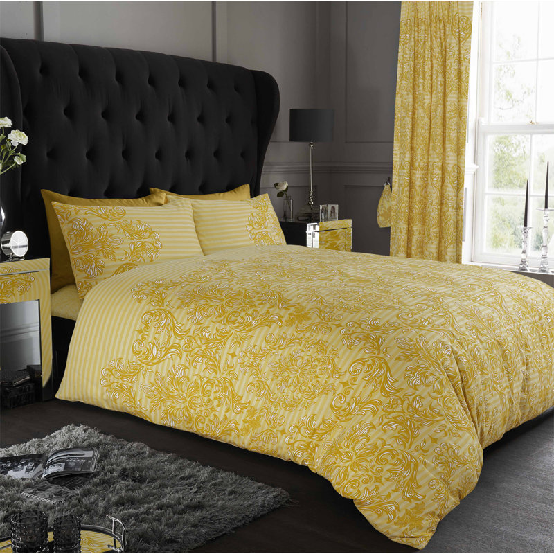 Damask Pattern Duvet Cover Set with Matching Pillowcases - Polycotton Bedding Set - Washable, Cream, Double