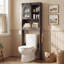 Armoire de rangement suspendue au-dessus des toilettes avec porte coulissante de style grange et étagères ouvertes-2005888415