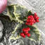 Couronne décorative en pin 27 po Snowy