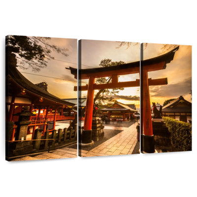Lilie Fushimi Inari Taisha